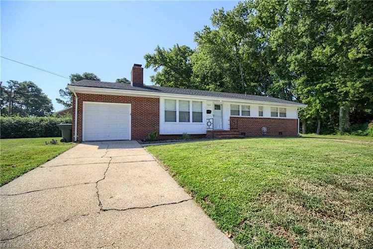 108 Roberta Dr Hampton, VA 23666