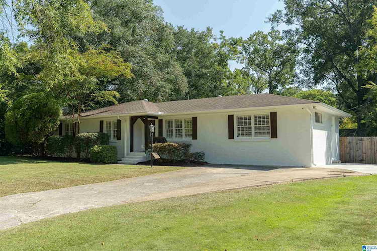 4009 Meadowlawn Drive Vestavia Hills, AL 35243