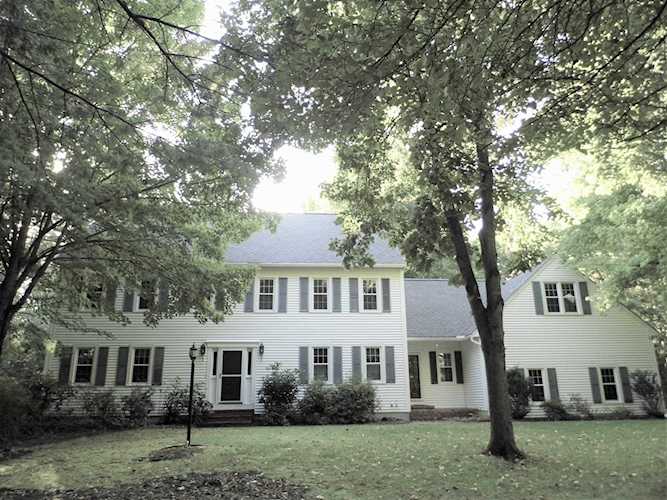 69 Hitching Post Ln Bedford, NH 03110
