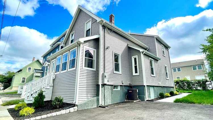 10 Rockwell Ave Medford, MA 02155