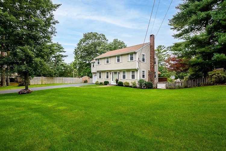 5 Pine Needle Lane Plymouth, MA 02360