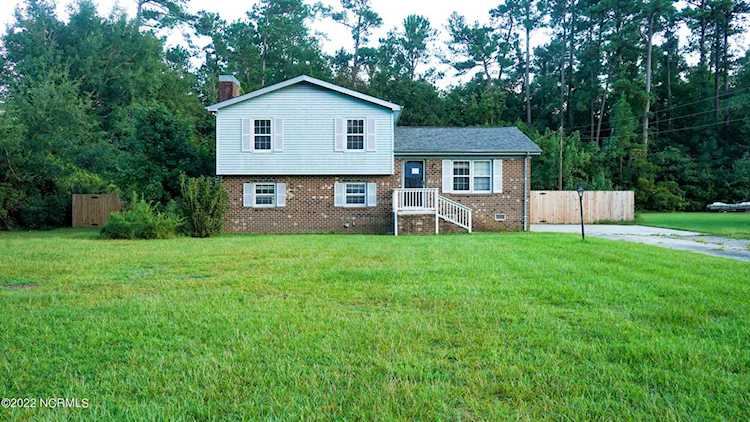 905 E Wilmington St Burgaw, NC 28425 | MLS 100350617 Photo 1