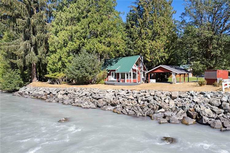 11318 583rd Ave E Greenwater, WA 98022