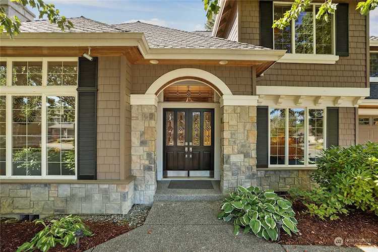 1113 268th Way SE Sammamish, WA 98075