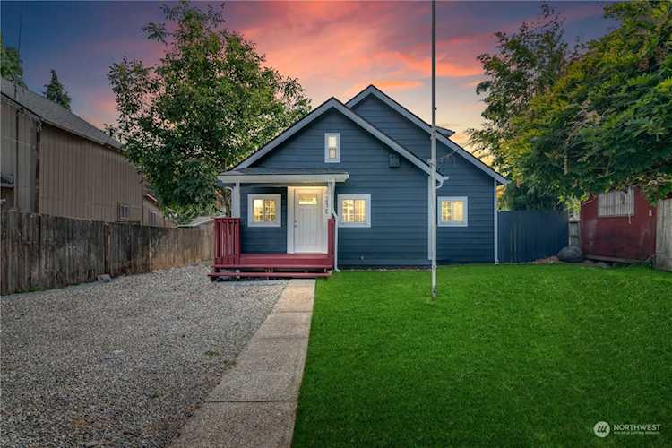 210 E Bismark St Tacoma, WA 98404