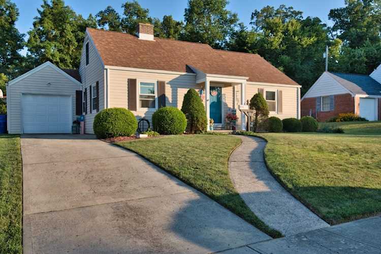 1527 Woodview Lane Hamilton, OH 45013