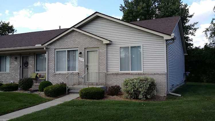 22147 Glenwood Street Clinton Township, MI 48035