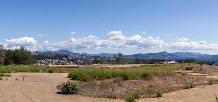 3858 Skyfarm Drive Santa Rosa, CA 95403