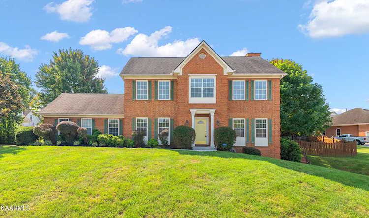 1820 Southcliff Dr Maryville, TN 37803