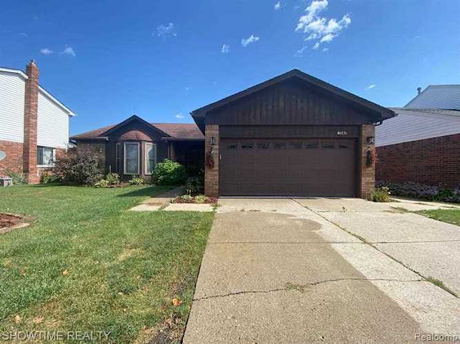 46176 Loveland Macomb, MI 48044