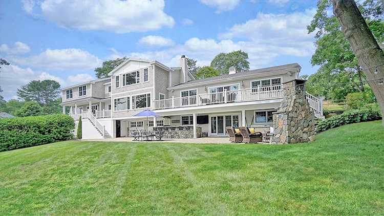 20 Town Landing Rd Falmouth, ME 04105