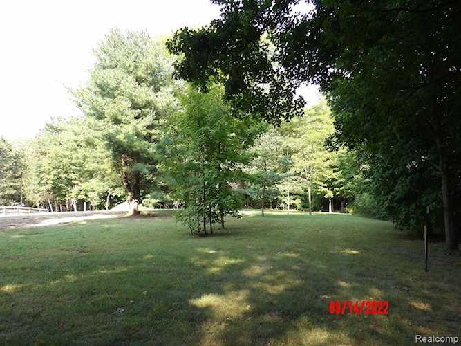 6055 Cyclone Otter Lake, MI 48464