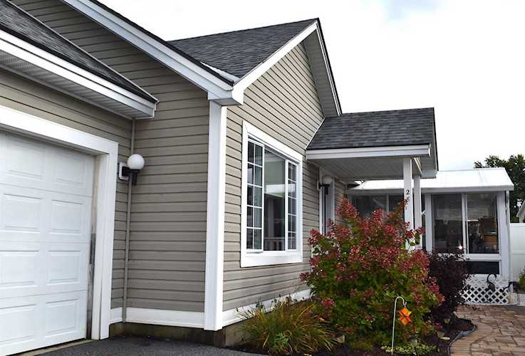 28 Griswold Dr Rutland City, VT 05701