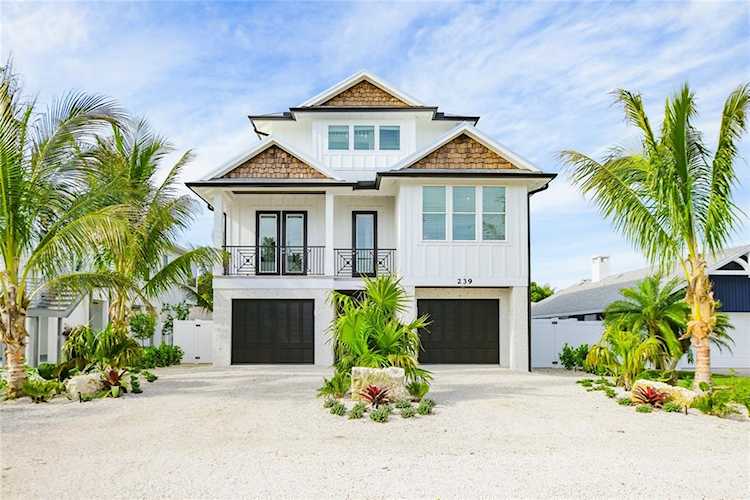 239 S Harbor Dr Holmes Beach, FL 34217