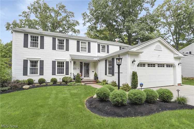29216 Lincoln Rd Bay Village, OH 44140 | MLS 4409969 Photo 1