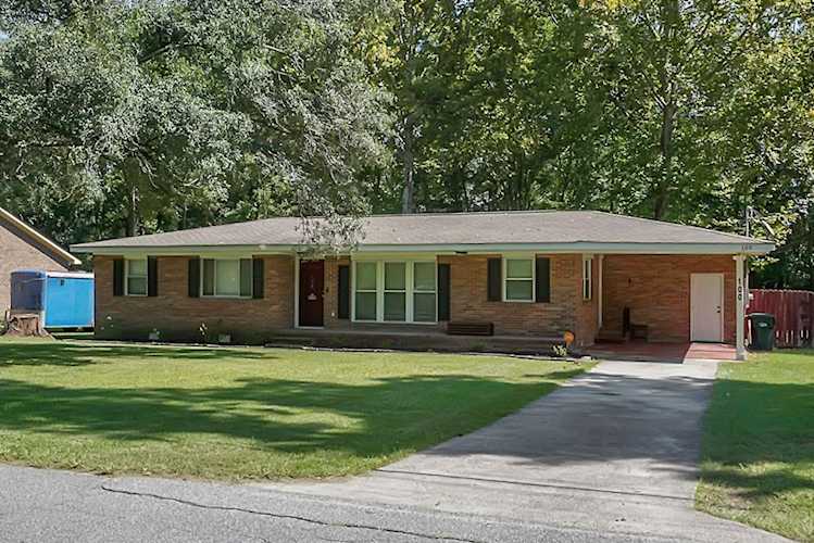 100 Cuthbert Dr Goose Creek, SC 29445