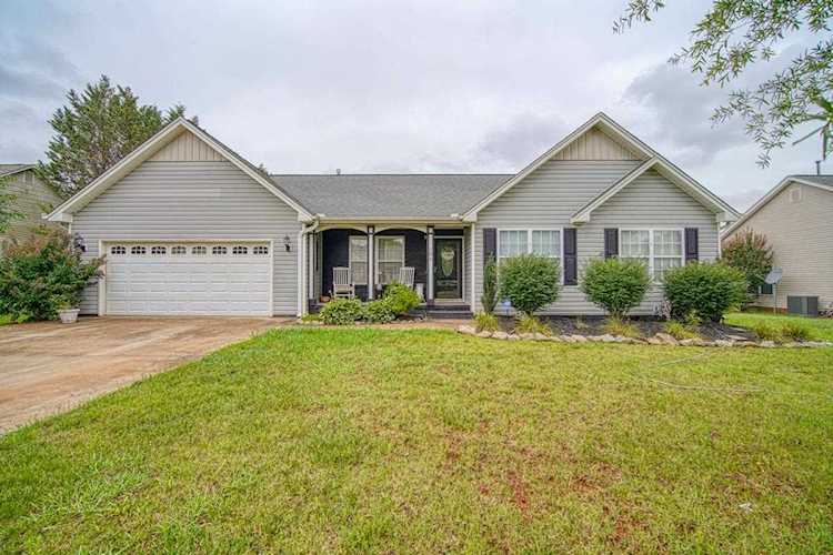 106 Dark Wood Ct Woodruff, SC 29388