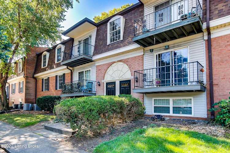 303 Chanel Ct #3 Louisville, KY 40218