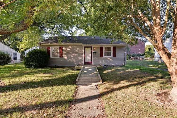11 Shelton Rd Hampton, VA 23663 | MLS 10457703 Photo 1