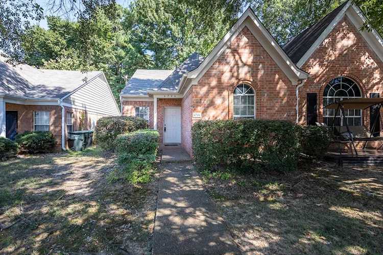 6746 Whitten Pine Dr Memphis, TN 38134
