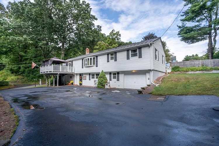 105 Baker Hill Rd East Brookfield, MA 01515