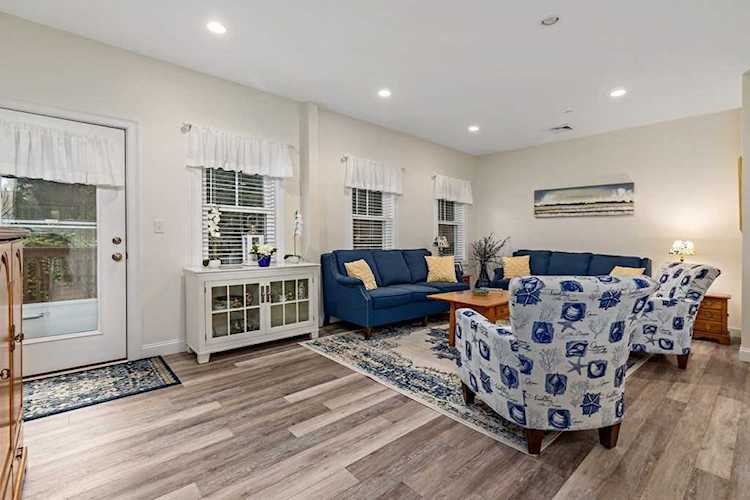 278 Court St #104 Plymouth, MA 02360