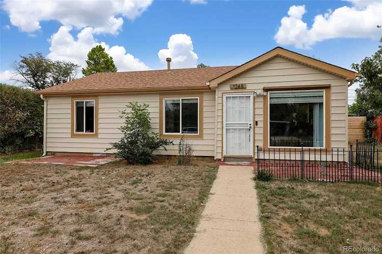1248 Victor St Aurora, CO 80011