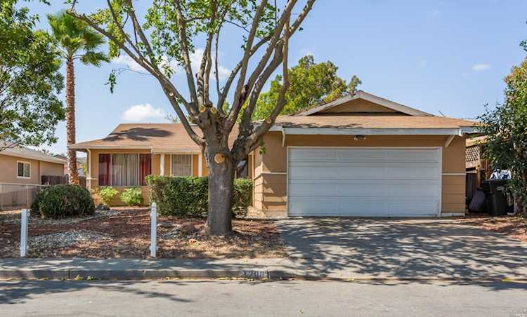1208 Ricky Court Suisun City, CA 94585