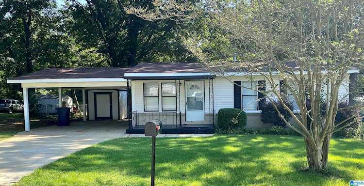 1811 Mae Road Anniston, AL 36207