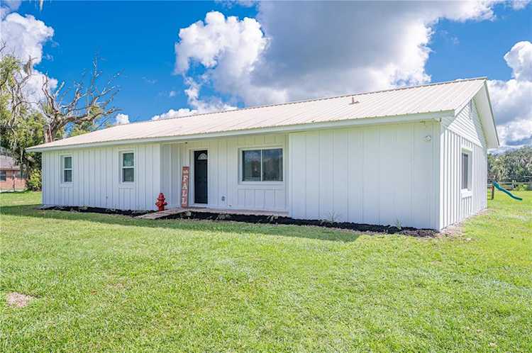 8606 Edison Rd Lithia, FL 33547