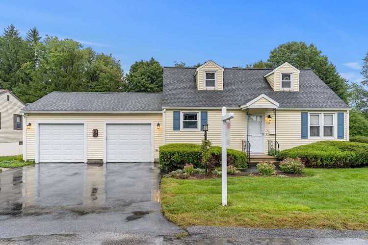 12 Waterman Rd Auburn, MA 01501