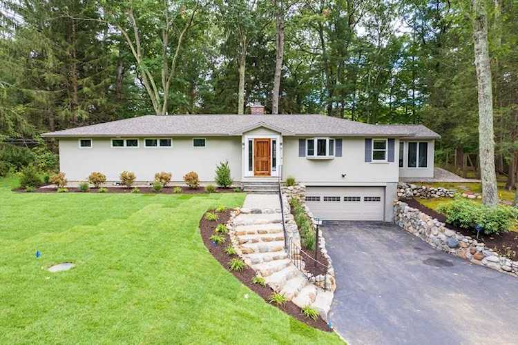 520 North Ave Weston, MA 02493