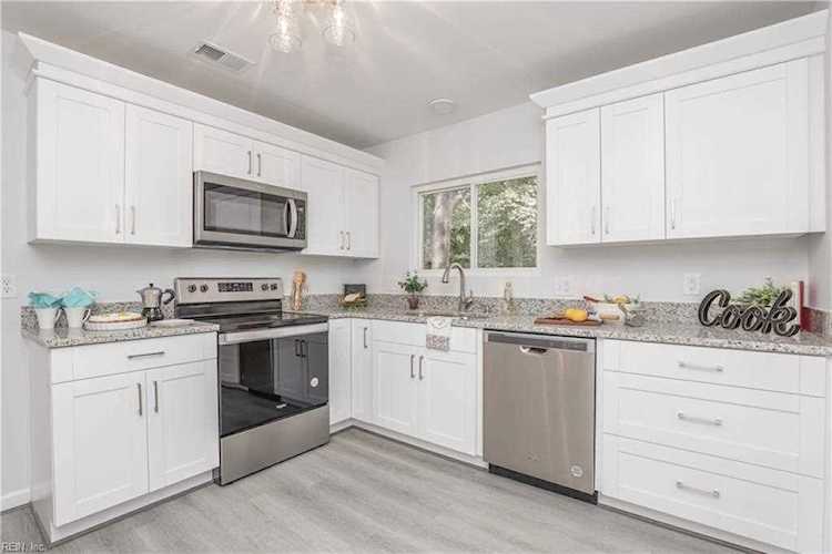 1107 Sean Dr Chesapeake, VA 23323 home for sale, MLS#10456951 - Crescas Real Estate Photo 1
