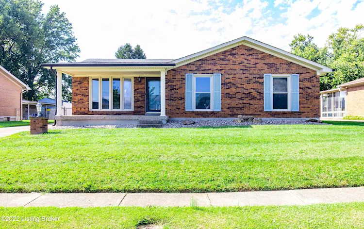 5814 Mount Everest Dr Louisville, KY 40216