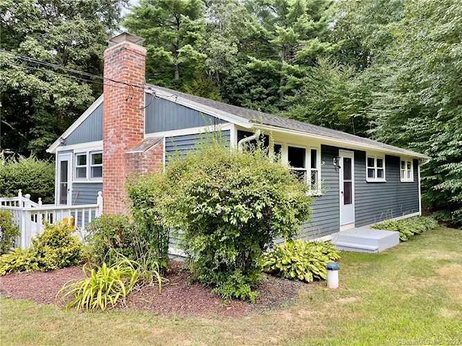 76 Fernwood Drive Simsbury, CT 06070