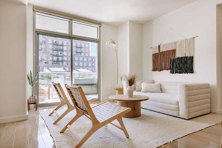 800 The Mark Ln #210 San Diego, CA 92101