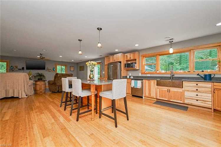 10765 Farys Mill Rd Gloucester, VA 23061