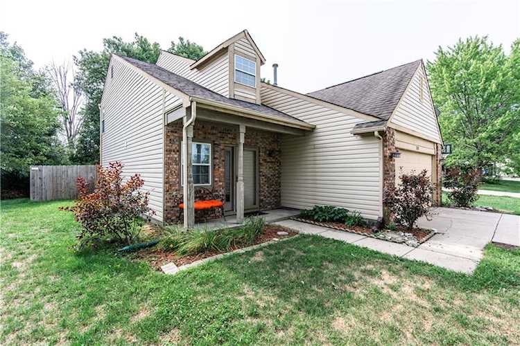 559 Port Dr Avon, IN 46123
