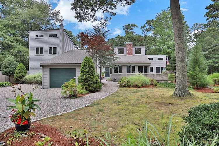 439 Regency Dr Barnstable, MA 02648