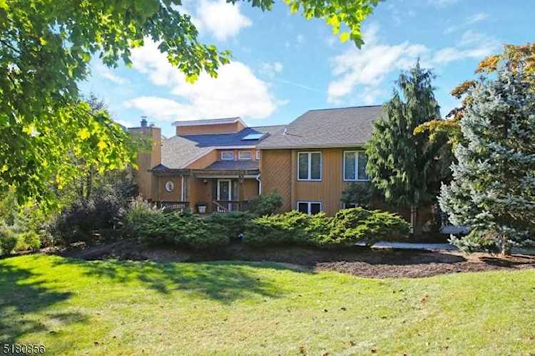 2 Fawn Ridge Rd Clinton Twp., NJ 08833