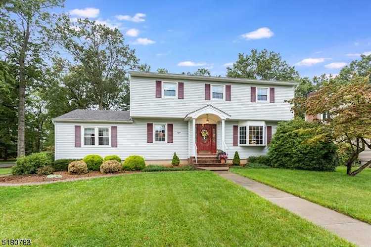 8 Sherry Ln Hanover Twp., NJ 07981