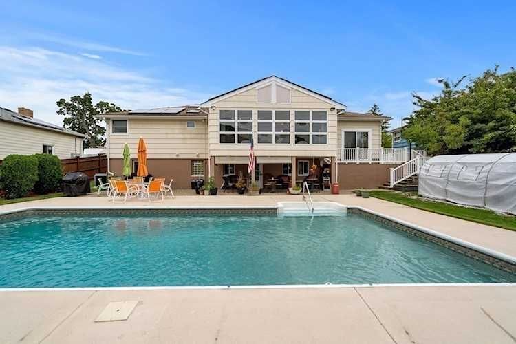 46 Nell Rd Revere, MA 02151