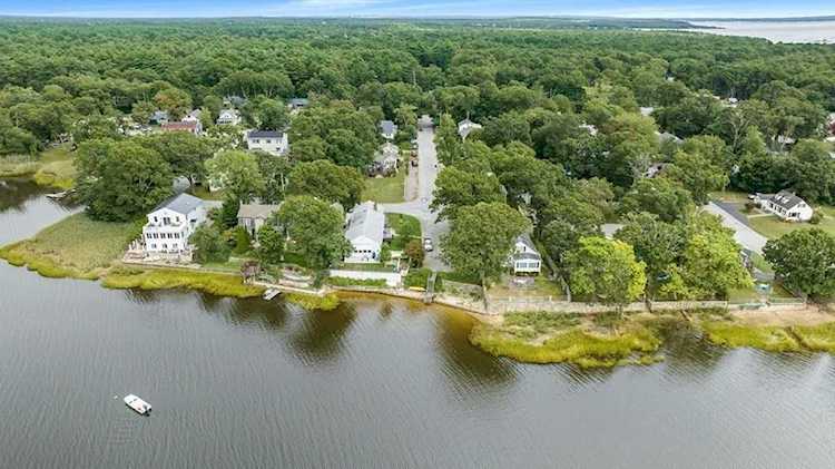 18 Hathaway Street Wareham, MA 02571