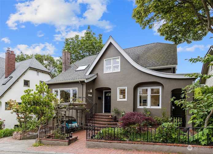 2468 Lorentz Place N Seattle, WA 98109