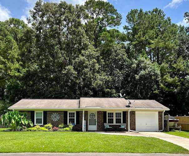 319 Water Oak Dr Goose Creek, SC 29445