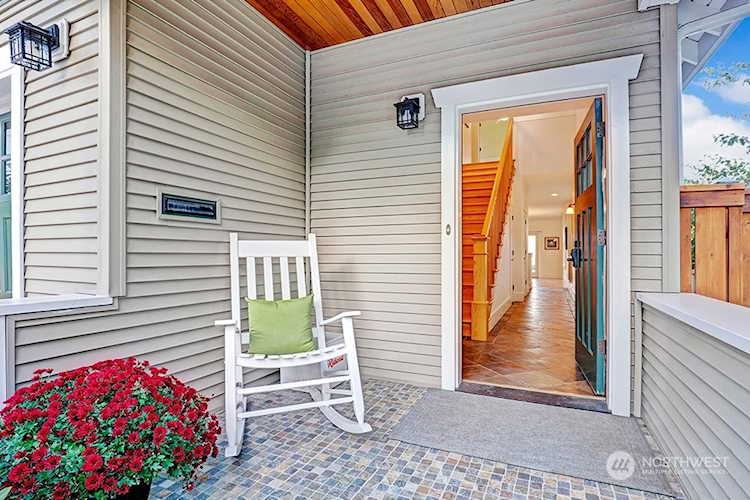 420 24th Ave E Seattle, WA 98112