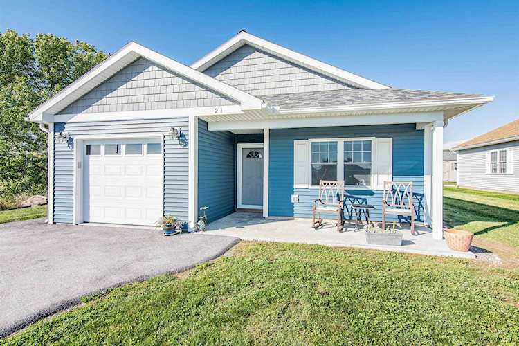 21 Dewey Dr Georgia, VT 05478
