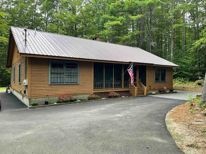 10 Crestline Dr Ossipee, NH 03814