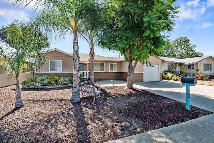 709 N Midway Dr Escondido, CA 92027