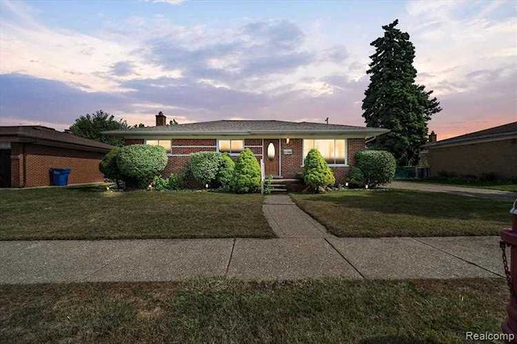 27090 Jean Warren, MI 48093